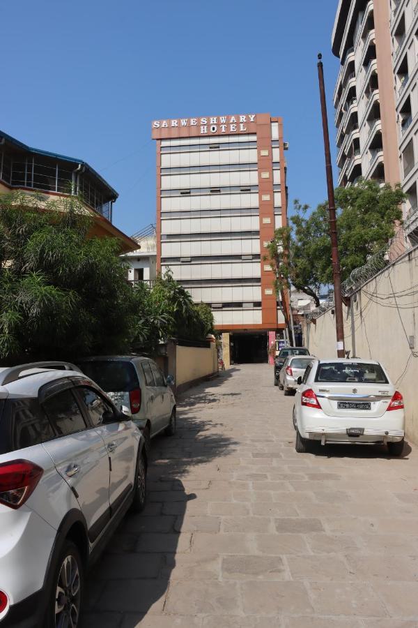 Hotel Sarweshwary Waranasi Zewnętrze zdjęcie