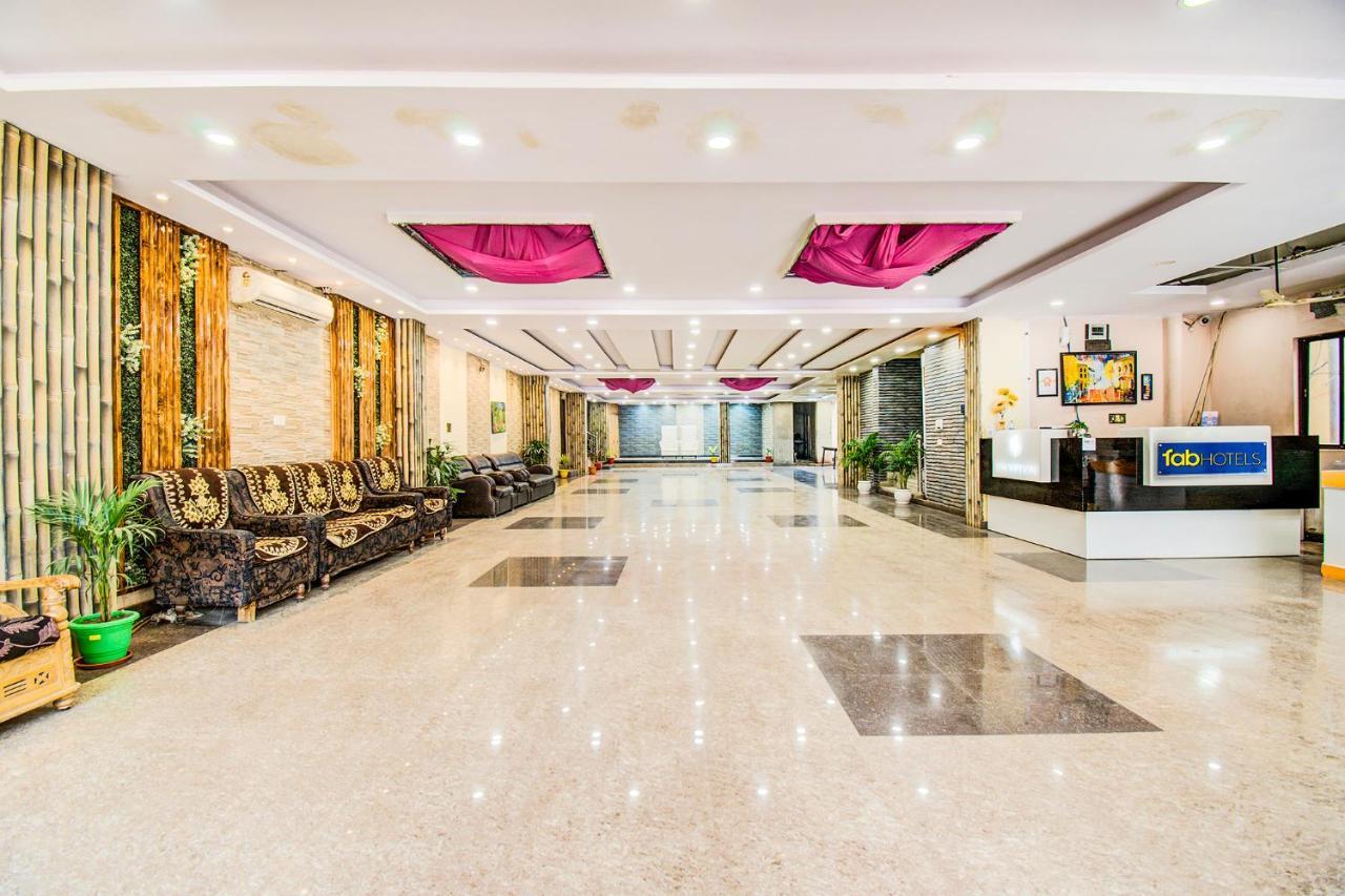 Hotel Sarweshwary Waranasi Zewnętrze zdjęcie