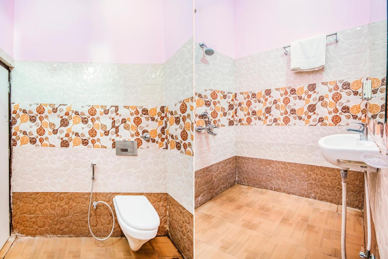 Hotel Sarweshwary Waranasi Zewnętrze zdjęcie